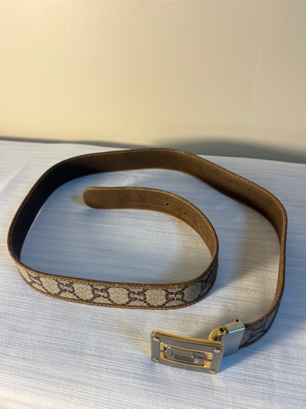 Gucci Brown and Gray Monogram Belt with Two-Tone G Buckle - Picture 2 of 11